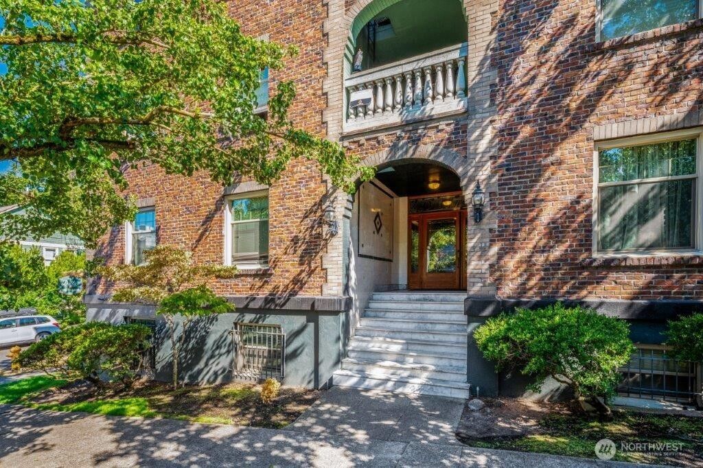 Photo of 1052 E Thomas Street, Seattle, WA 98102 (MLS # 2423442)