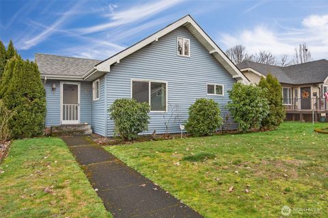 Photo of 657 17th Avenue, Longview, WA 98632 (MLS # 2489337)