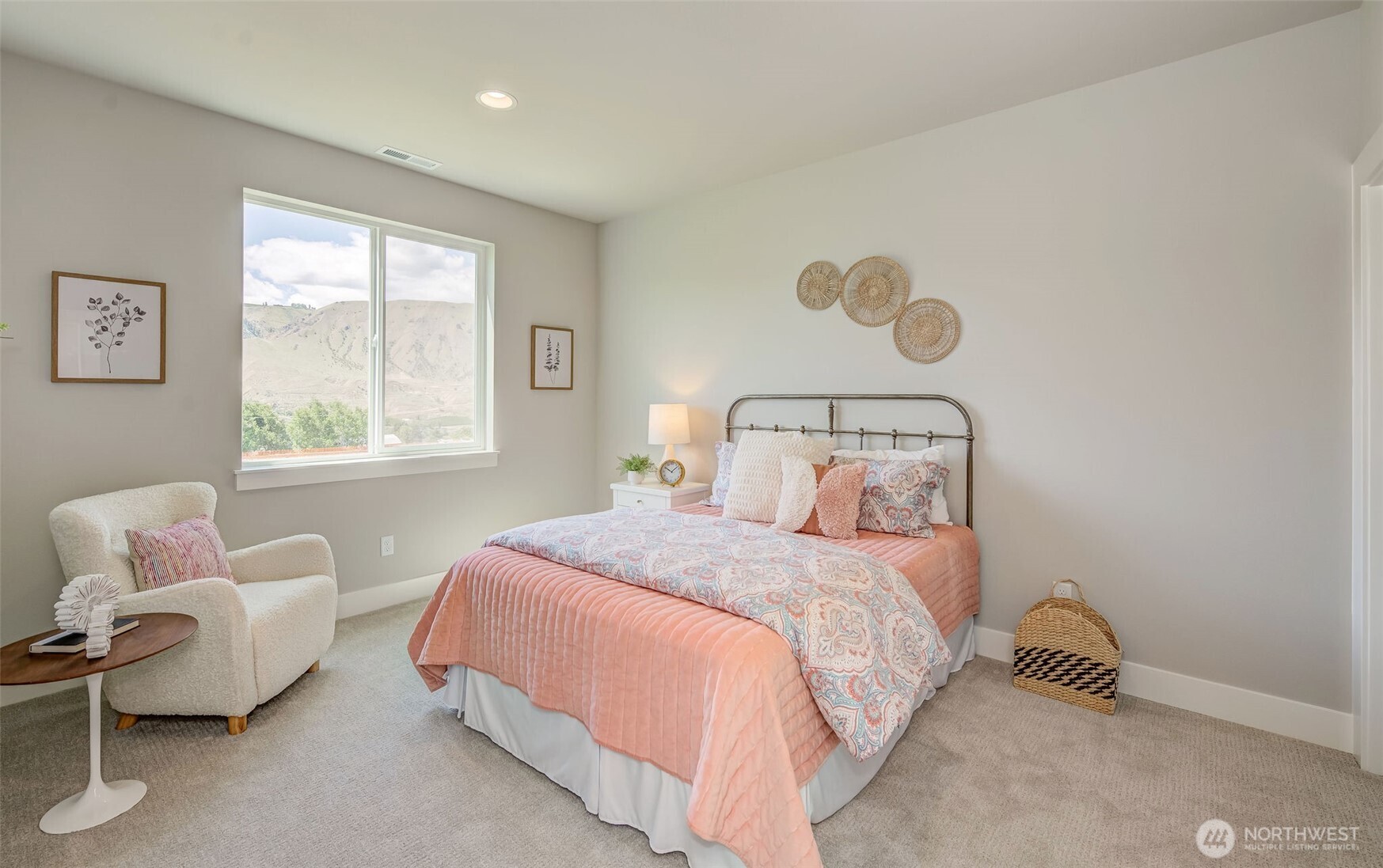 East Wenatchee, Washington 98802, United States, 4 Bedrooms Bedrooms, ,3 BathroomsBathrooms,Residential,Active,115330