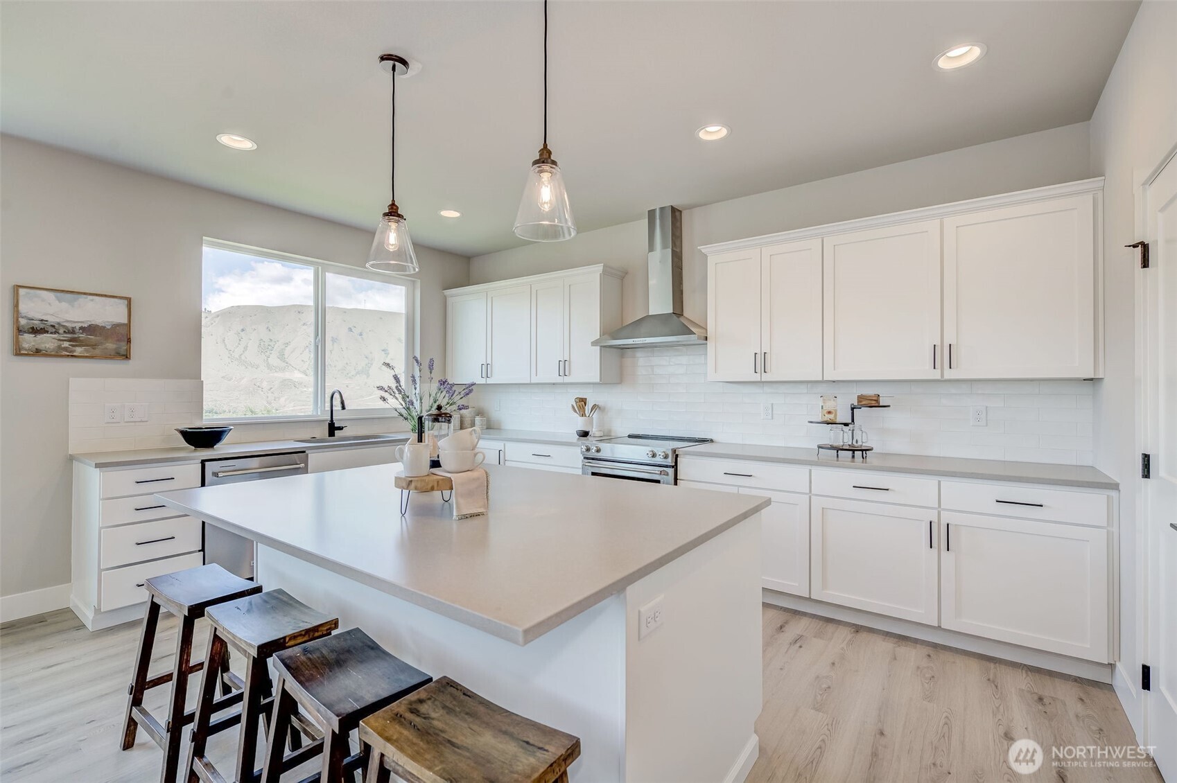 East Wenatchee, Washington 98802, United States, 4 Bedrooms Bedrooms, ,3 BathroomsBathrooms,Residential,Active,115330