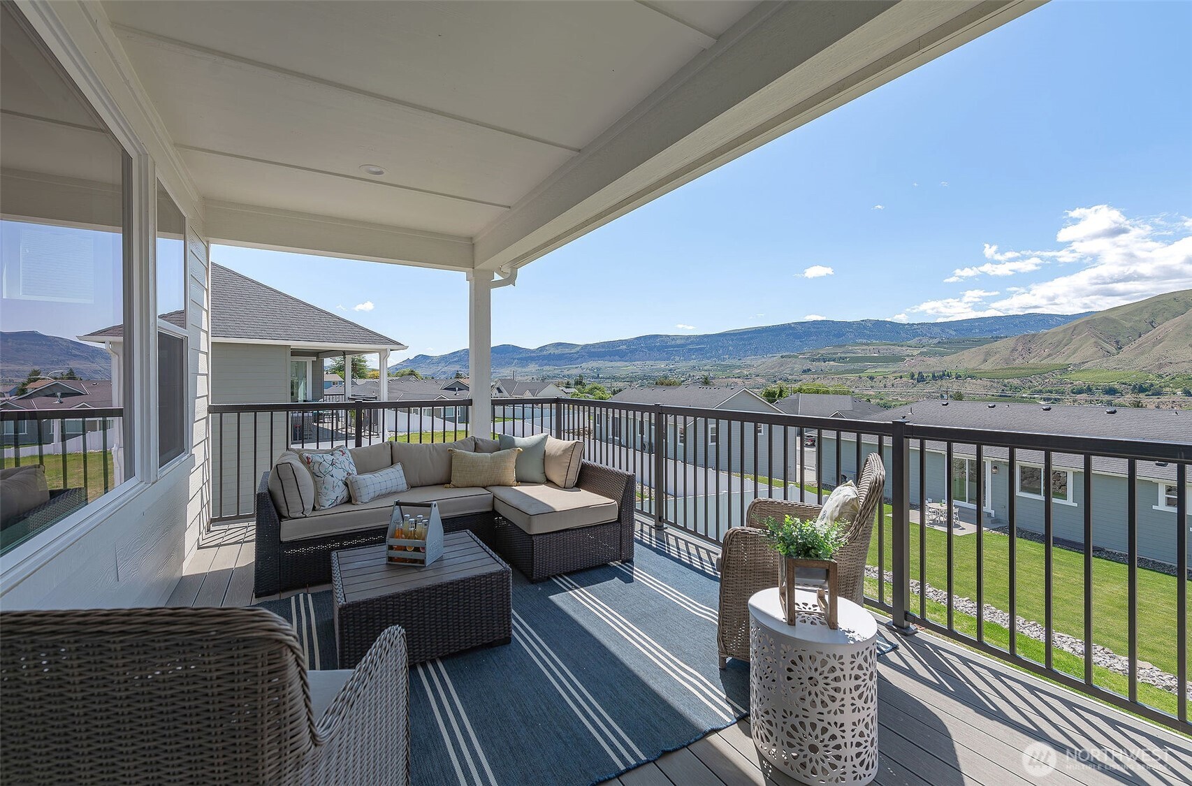 East Wenatchee, Washington 98802, United States, 4 Bedrooms Bedrooms, ,3 BathroomsBathrooms,Residential,Active,115330