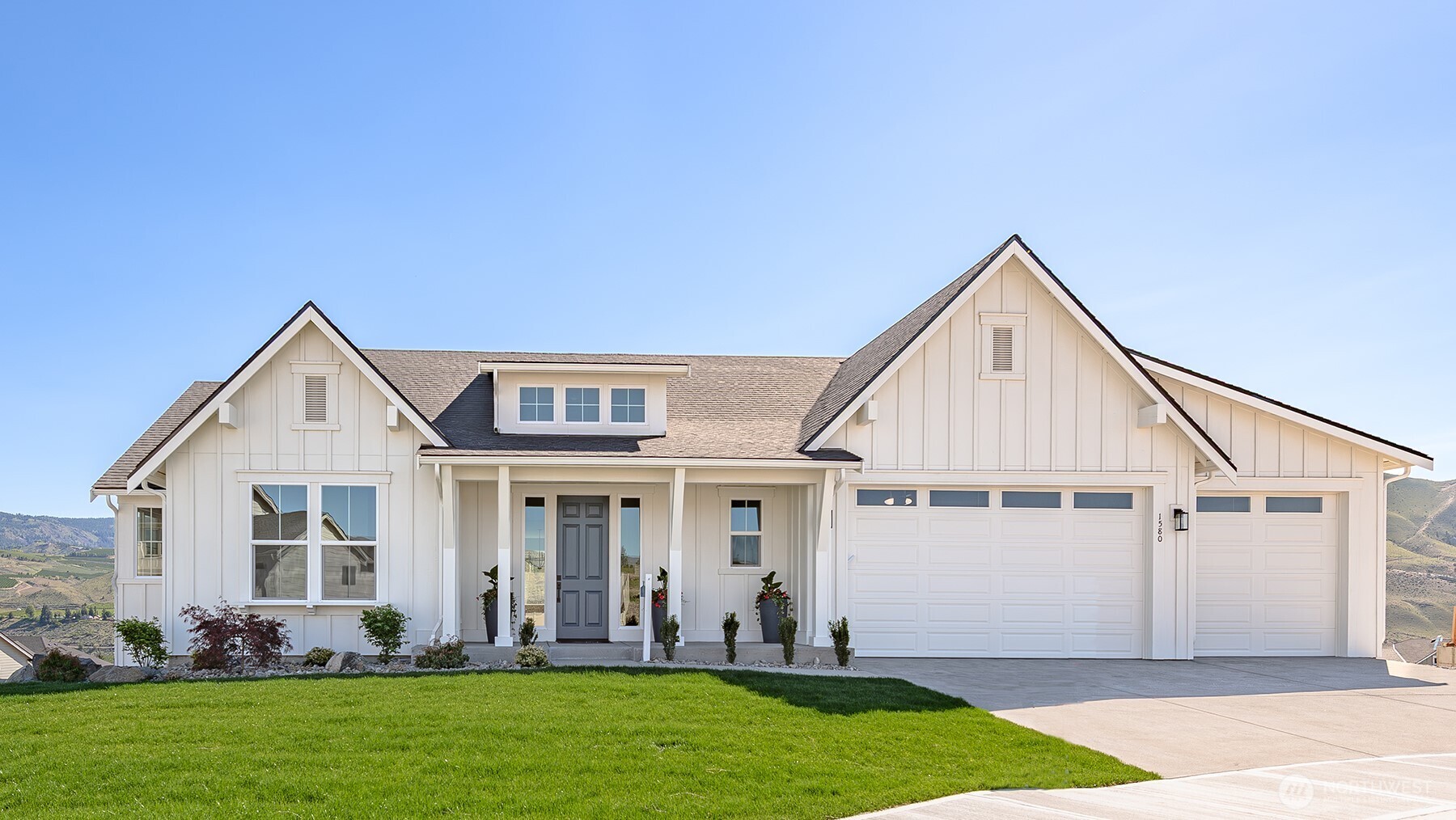 East Wenatchee, Washington 98802, United States, 4 Bedrooms Bedrooms, ,3 BathroomsBathrooms,Residential,Active,115330