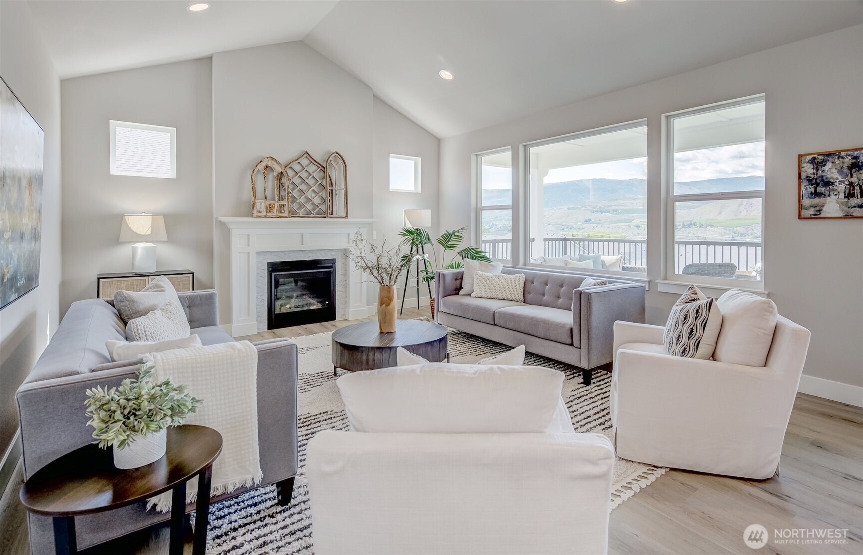 East Wenatchee, Washington 98802, United States, 4 Bedrooms Bedrooms, ,3 BathroomsBathrooms,Residential,Active,115330