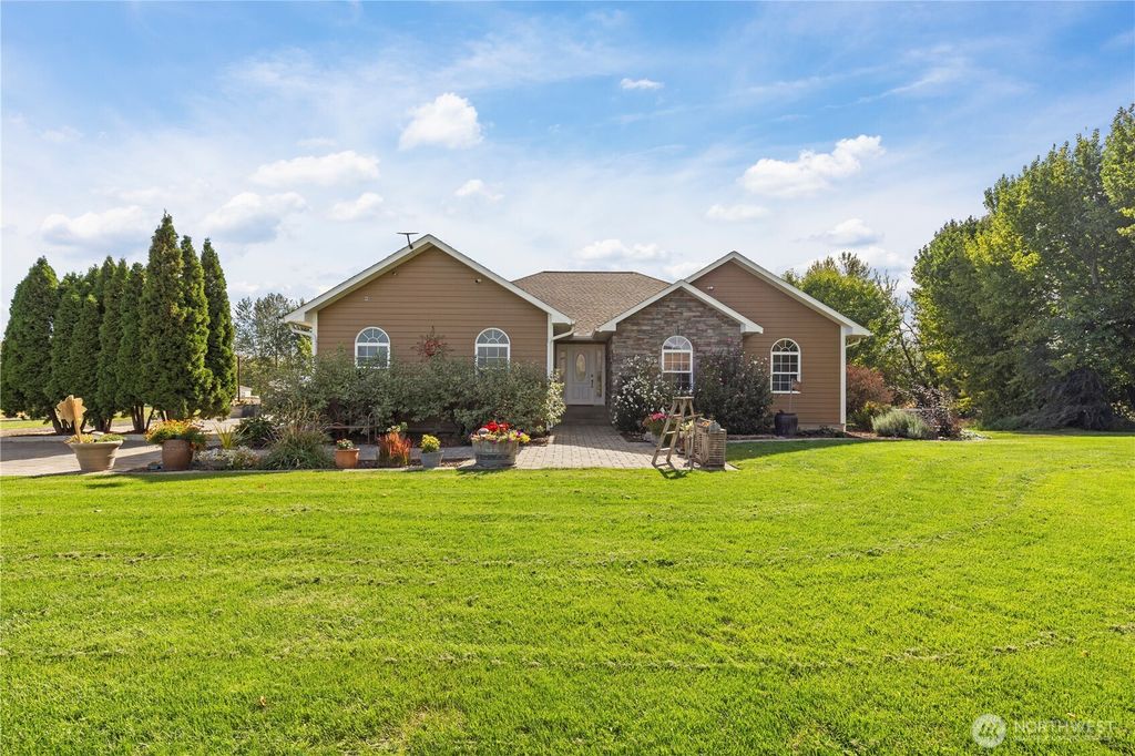 Photo of 3400 Naches Tieton Road, Tieton, WA 98947 (MLS # 2486651)