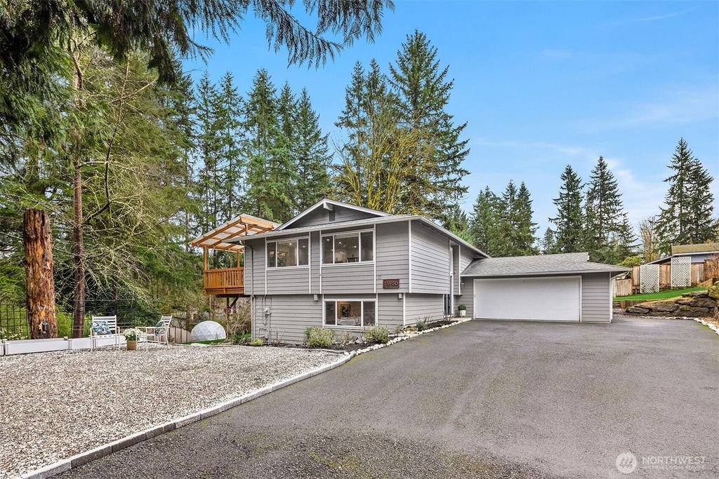 Photo of 15950 186th Avenue NE, Woodinville, WA 98072 (MLS # 2476705)
