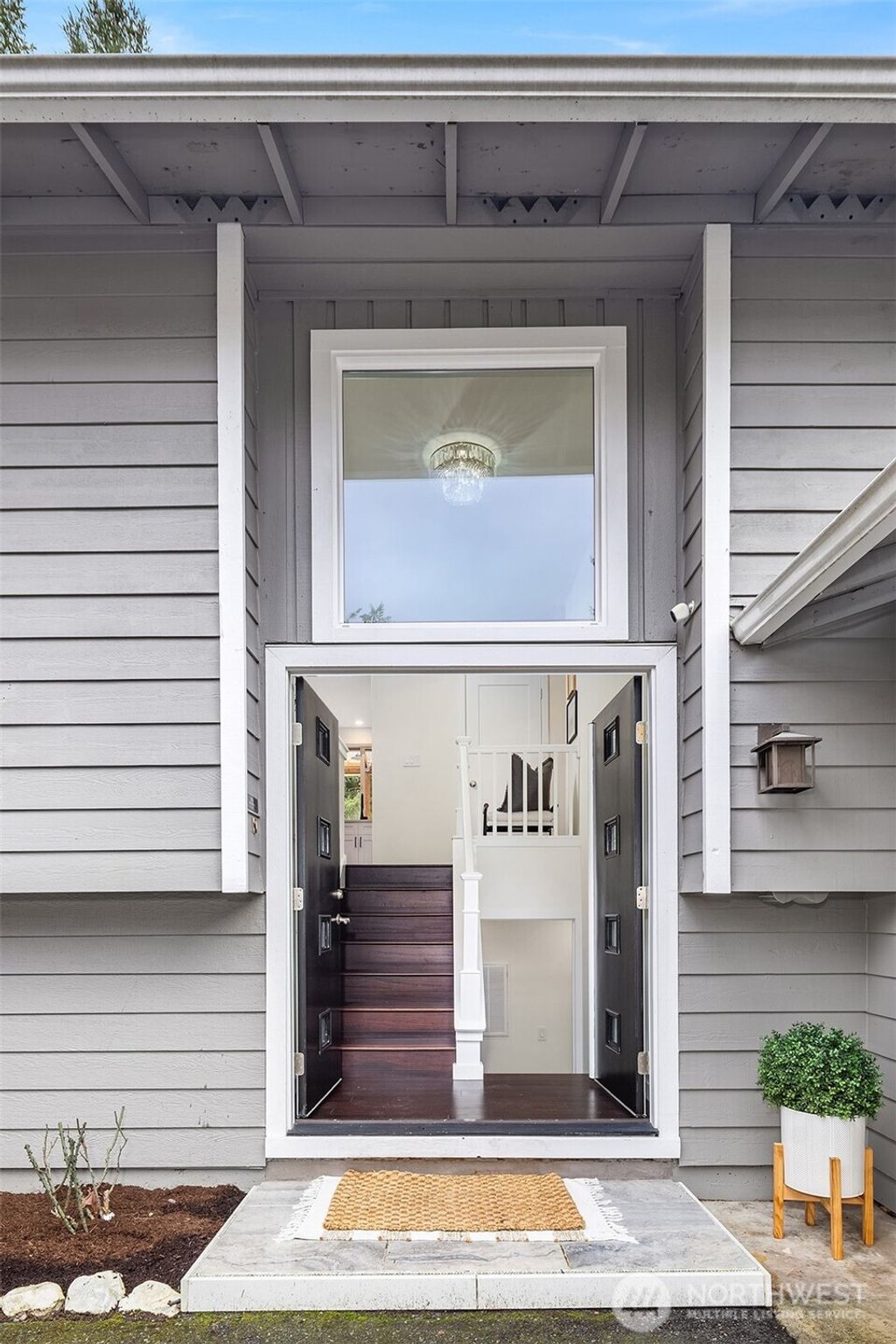 Photo of 15950 186th Avenue NE, Woodinville, WA 98072 (MLS # 2476705)