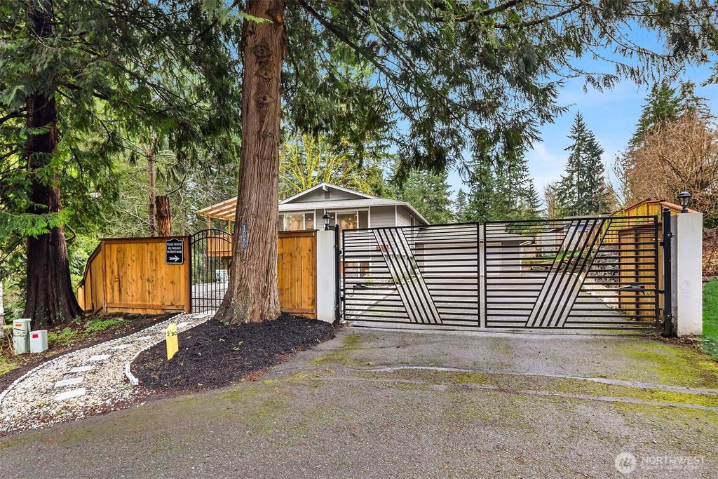 Photo of 15950 186th Avenue NE, Woodinville, WA 98072 (MLS # 2476705)