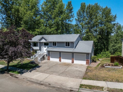 Photo of 2111 22nd AVE SE AVE, Puyallup, WA 98372 (MLS # 2536678)