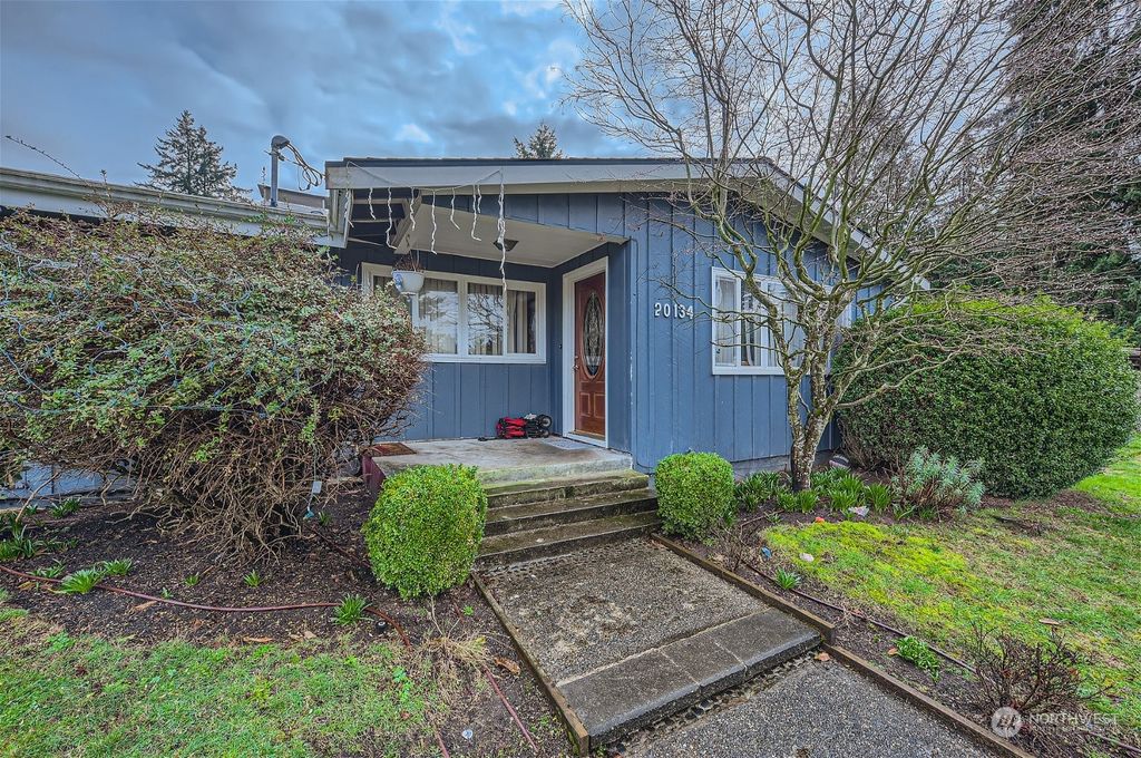 Photo of 20134 2nd Avenue S, Des Moines, WA 98198 (MLS # 2203155)