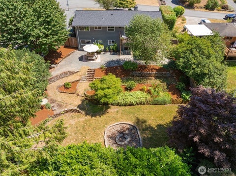 Photo of 11253 145th Avenue SE, Renton, WA 98059 (MLS # 2557949)