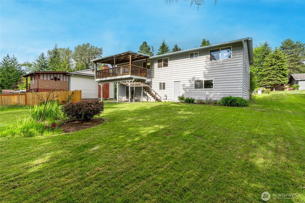 Photo of 18501 128th Place SE, Renton, WA 98055 (MLS # 2358563)