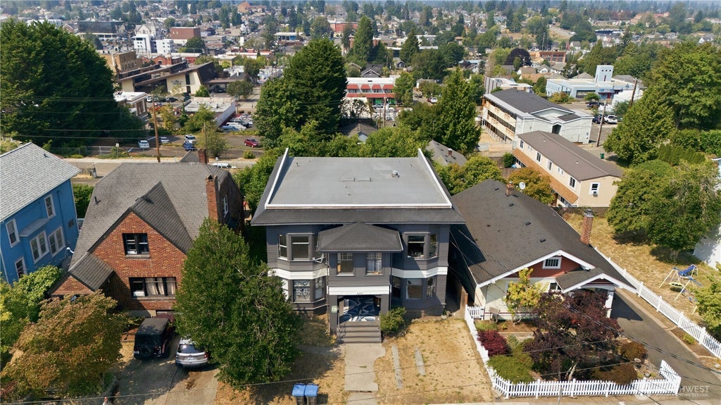 Photo of 629 Highland AVE, Bremerton, WA 98337 (MLS # 2571193)