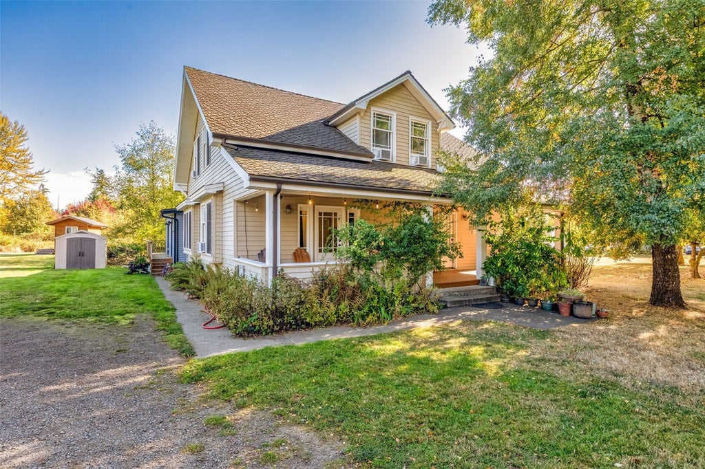 Photo of 17902 Vashon Hwy HWY SW, Vashon, WA 98070 (MLS # 2597777)