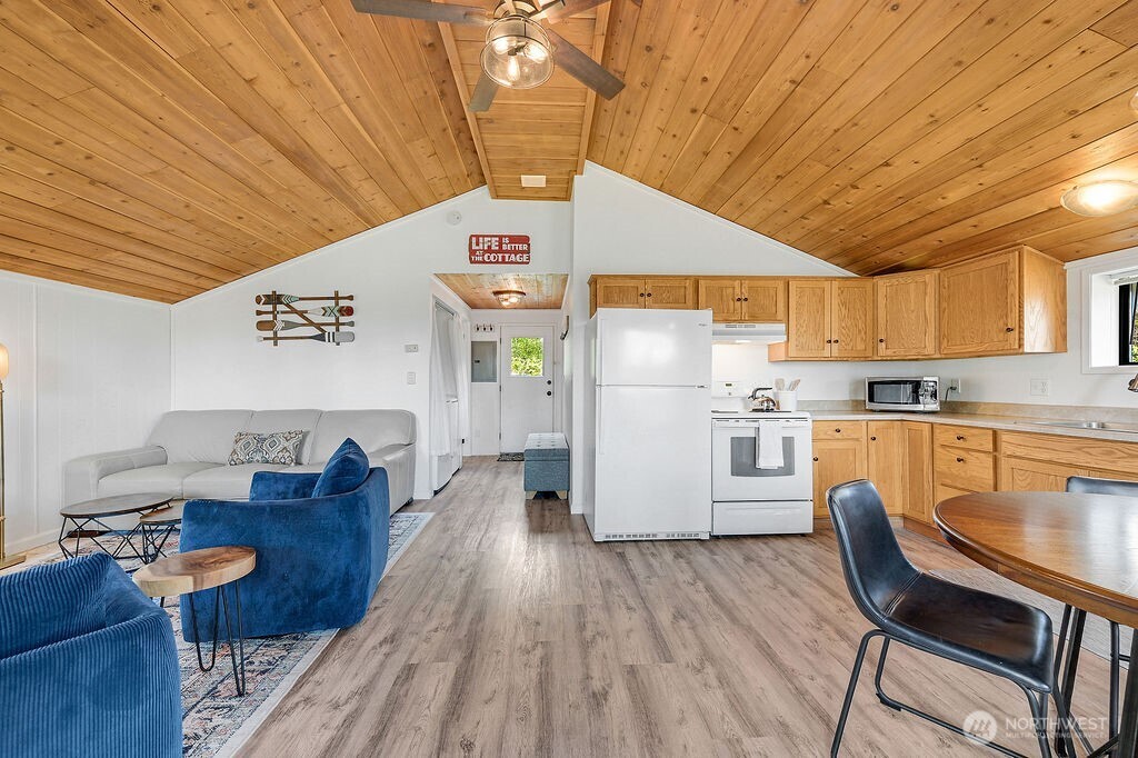 3740 Paradise Bay Rd