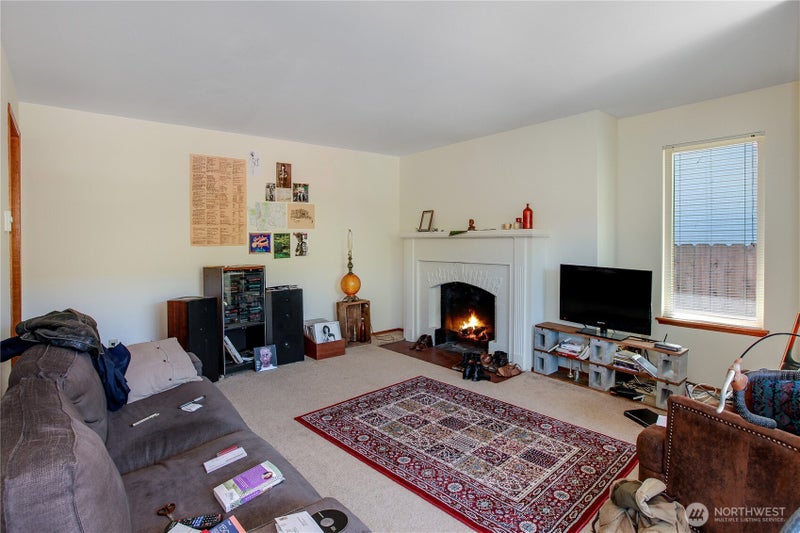 5030 15th Avenue NE 1-5
