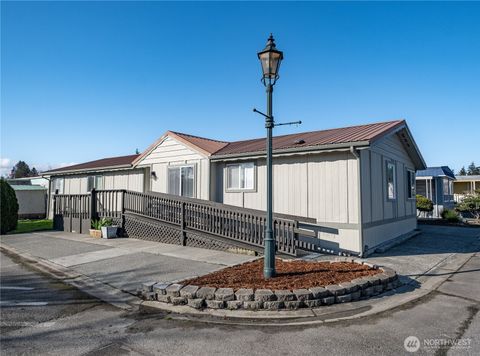 Photo of 225 NE Ernst #50, Oak Harbor, WA 98277 (MLS # 2495708)