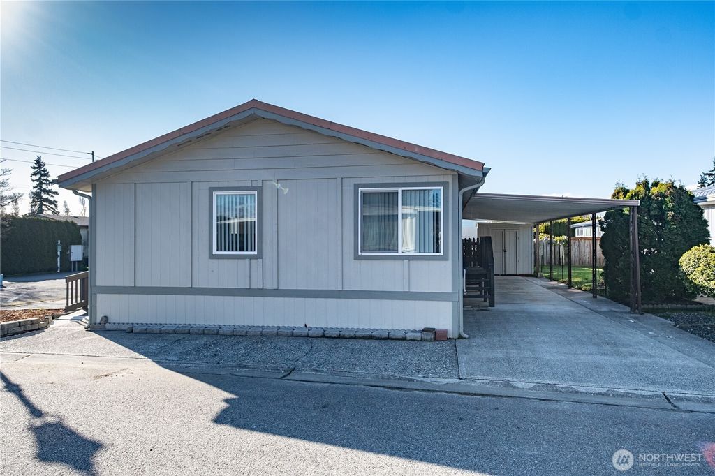 Photo of 225 NE Ernst #50, Oak Harbor, WA 98277 (MLS # 2495708)