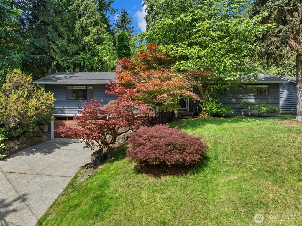 Photo of 6632 NE 196th Street, Kenmore, WA 98028 (MLS # 2540211)