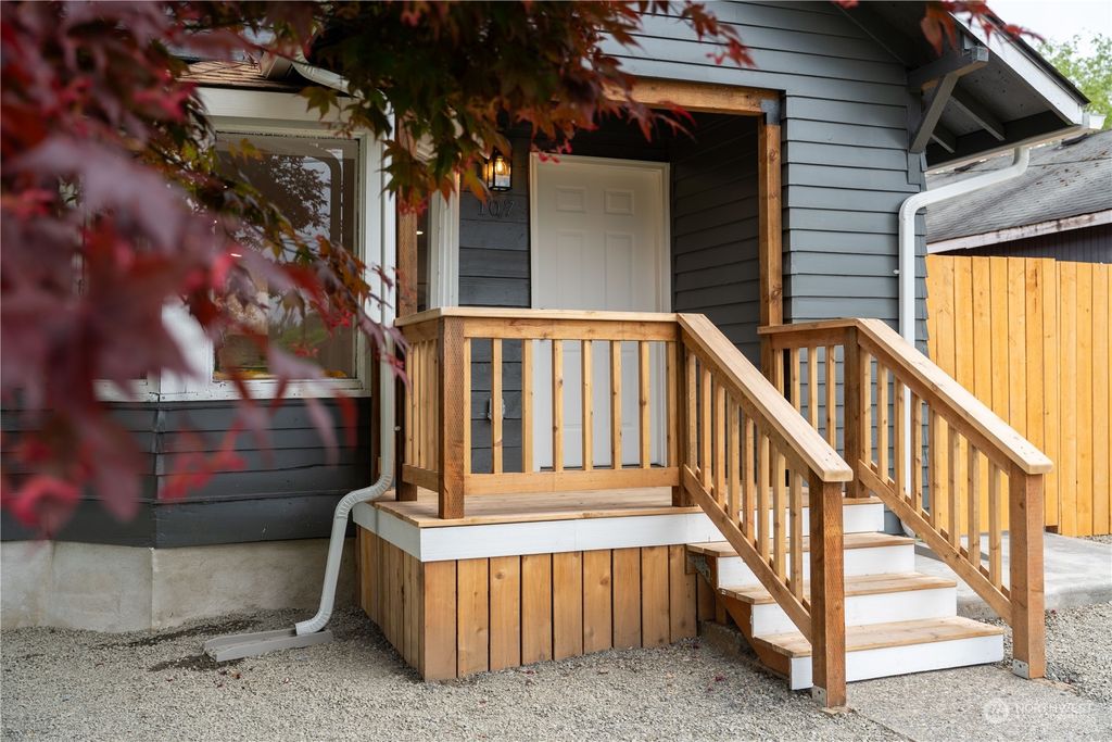 Photo of 107 Ash Avenue, Sultan, WA 98294 (MLS # 2239544)