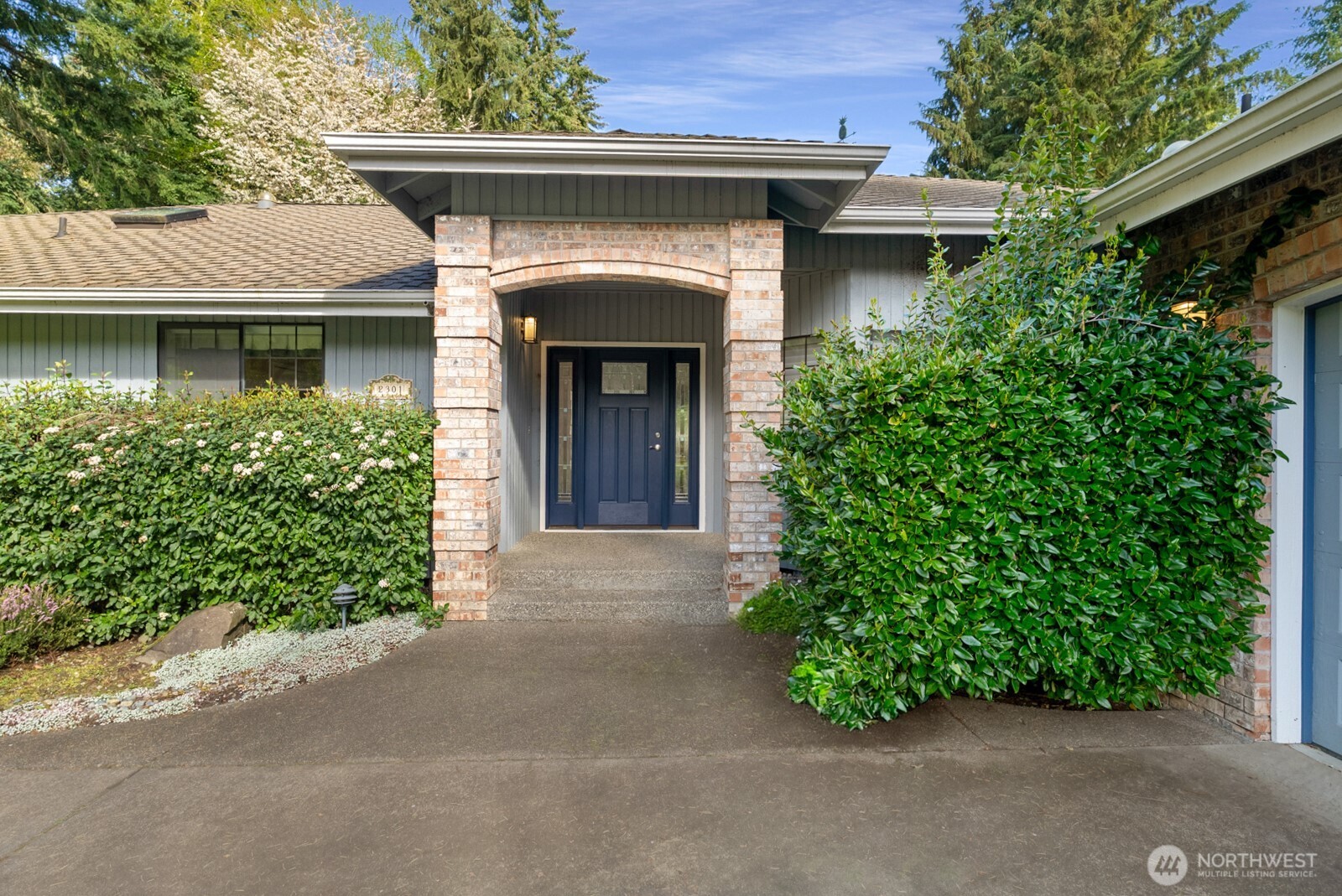 2301 Manito Court NE