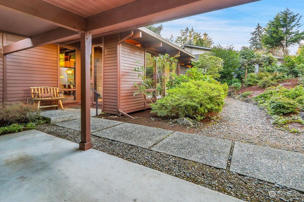 Photo of 4611 NE 192nd Street, Lake Forest Park, WA 98155 (MLS # 2327569)