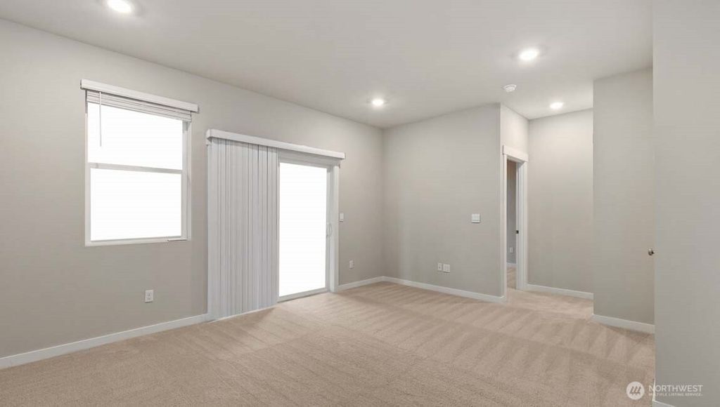 Photo of 13908 11th Place W, Lynnwood, WA 98087 (MLS # 2556988)