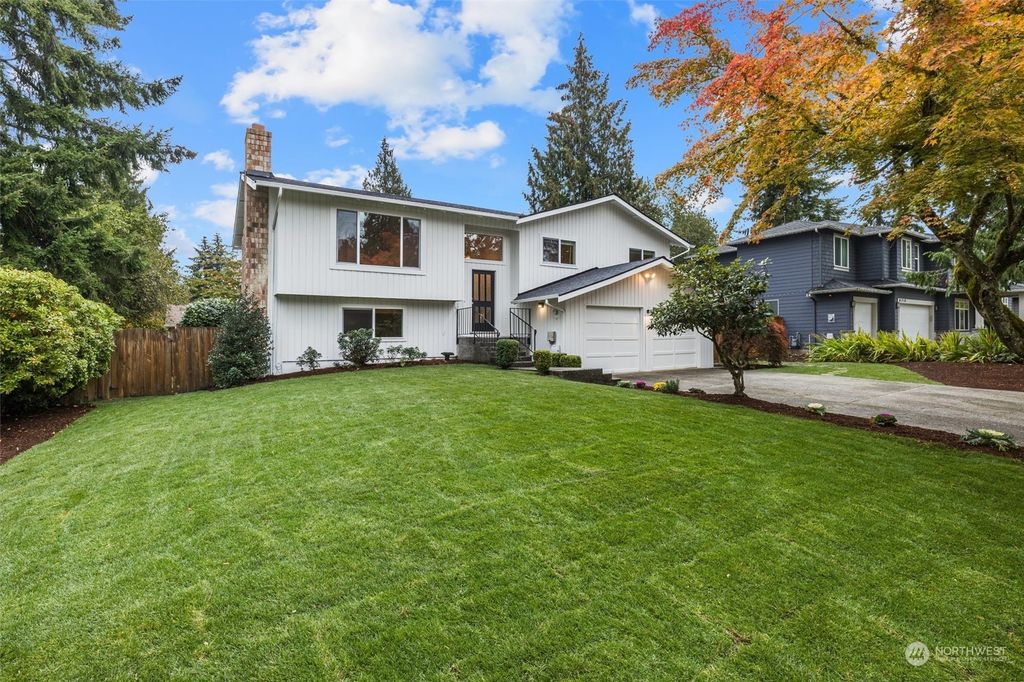 Photo of 8214 131st Avenue NE, Kirkland, WA 98033 (MLS # 2065378)