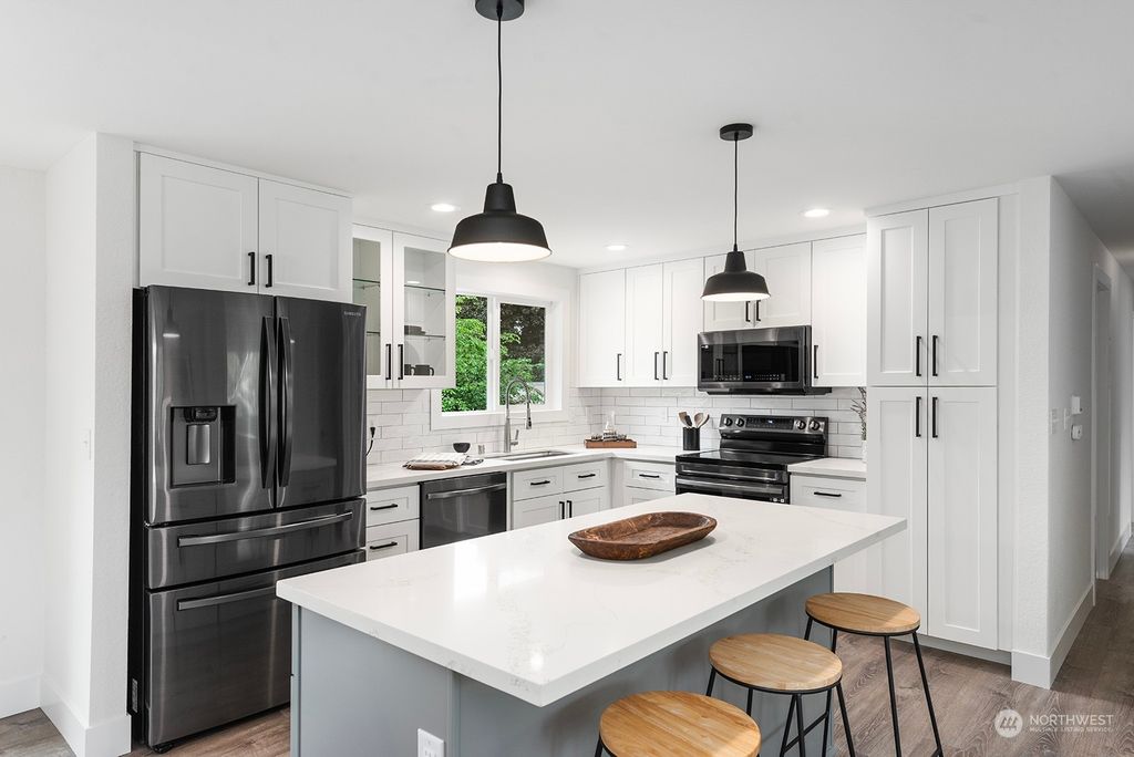 Photo of 8214 131st Avenue NE, Kirkland, WA 98033 (MLS # 2065378)