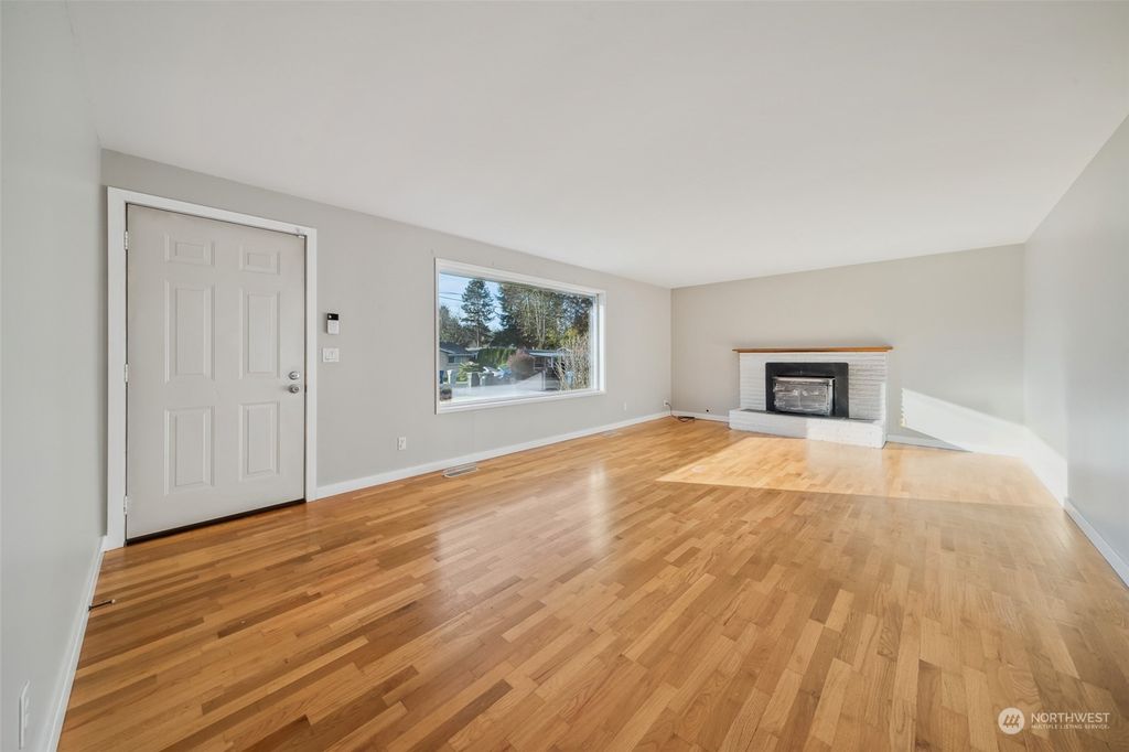 Photo of 15044 SE 113th Street, Renton, WA 98059 (MLS # 2181854)