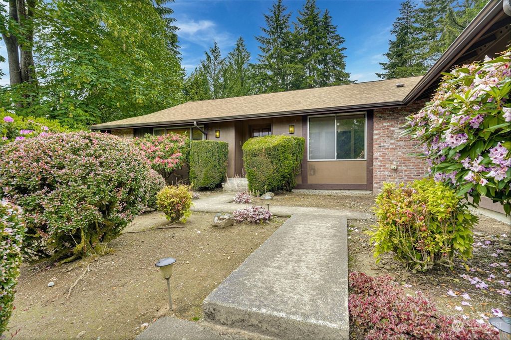 Photo of 14805 NE 64th Street, Redmond, WA 98052 (MLS # 2244082)
