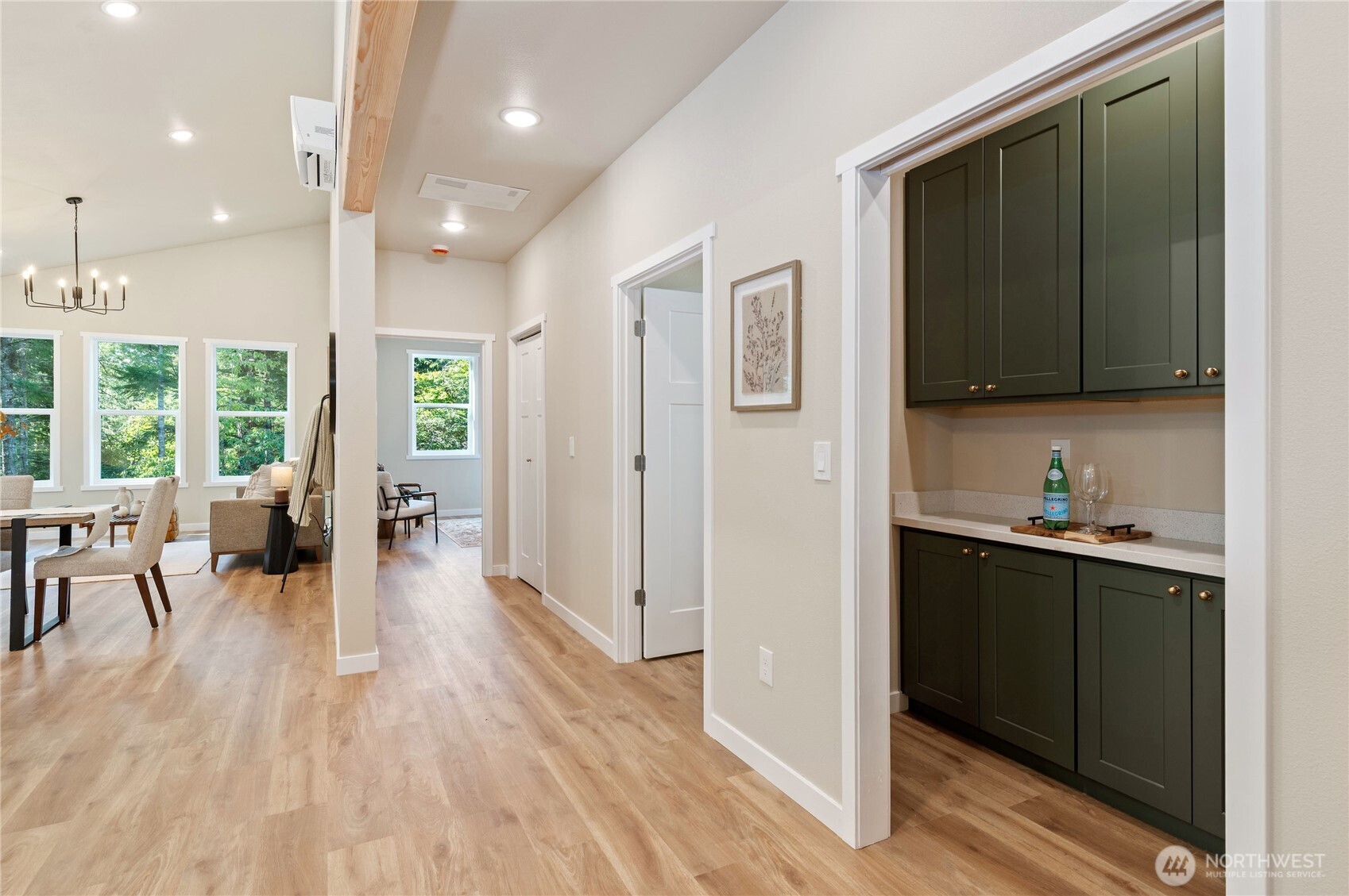 50 E Blackberry Lane