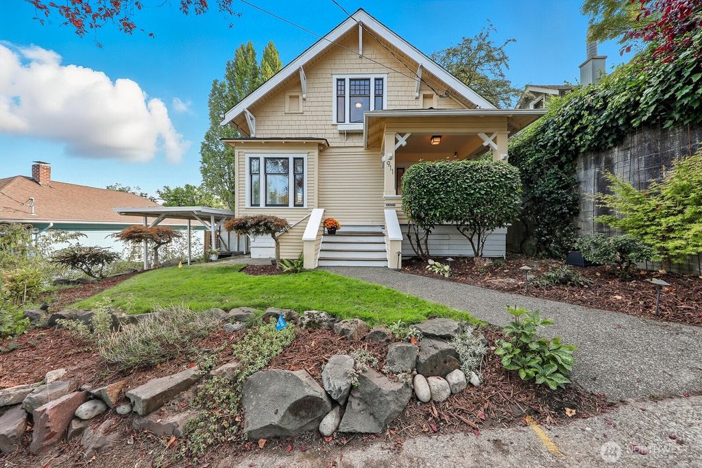 Photo of 911 N 47th Street, Seattle, WA 98103 (MLS # 2431777)