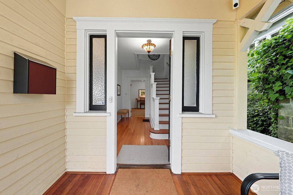 Photo of 911 N 47th Street, Seattle, WA 98103 (MLS # 2431777)