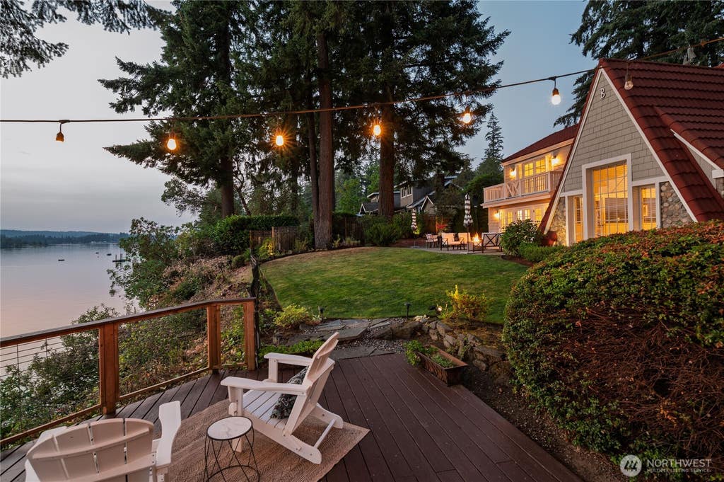 Photo of 2425 Marine Drive, Bremerton, WA 98312 (MLS # 2554707)