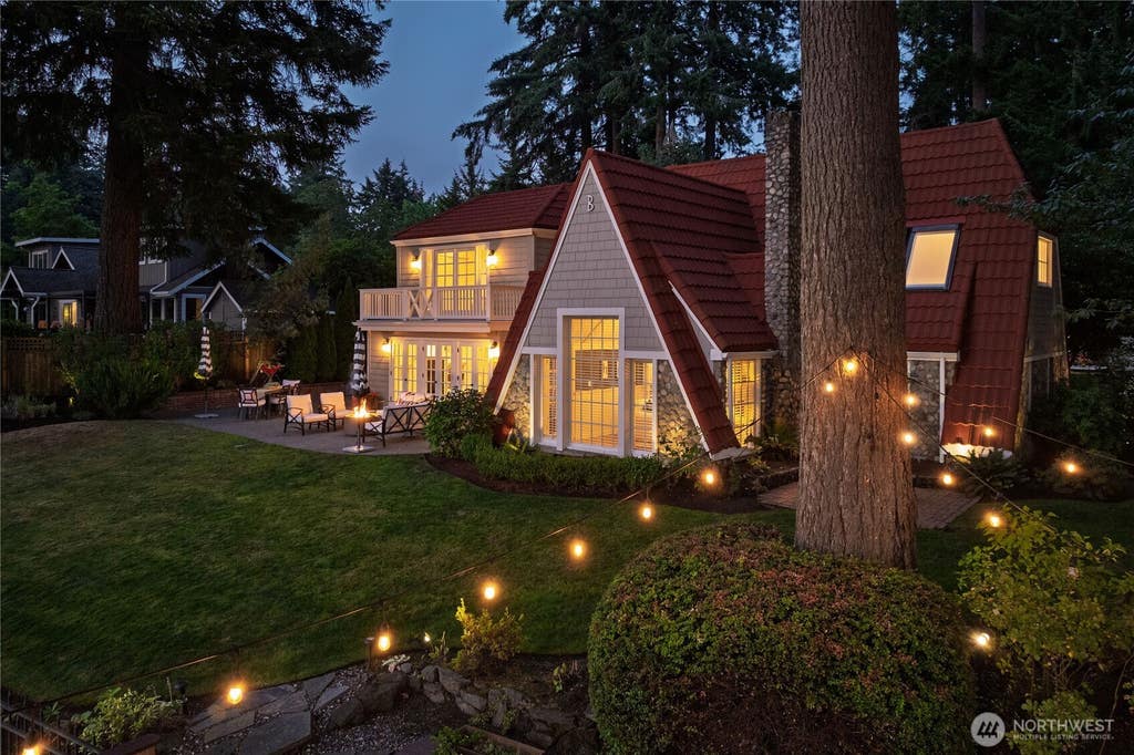 Photo of 2425 Marine Drive, Bremerton, WA 98312 (MLS # 2554707)