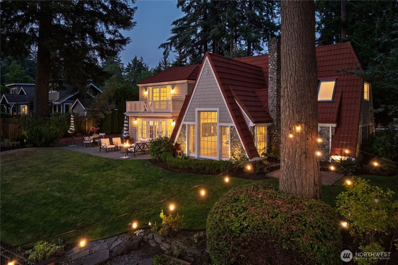 2425 Marine Drive