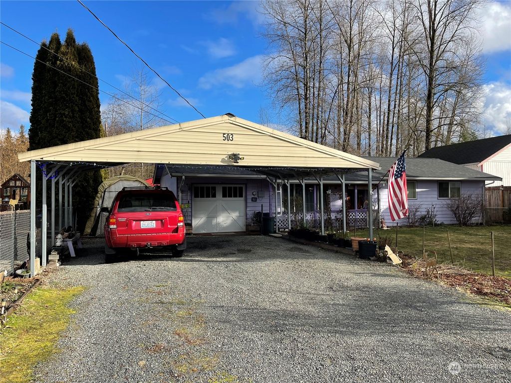 Photo of 503 S Kentucky Avenue, Granite Falls, WA 98252 (MLS # 2187877)