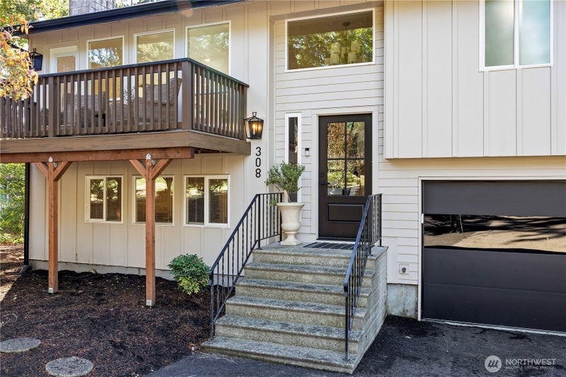 308 Point Fosdick Pl NW