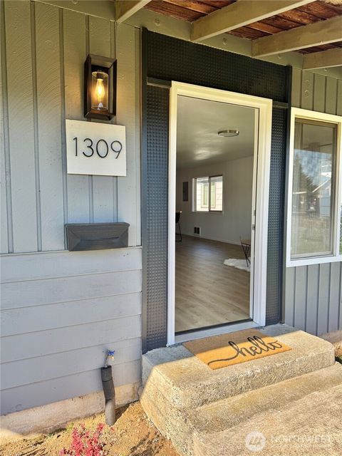1309 Marion Street Hoquiam WA 98550