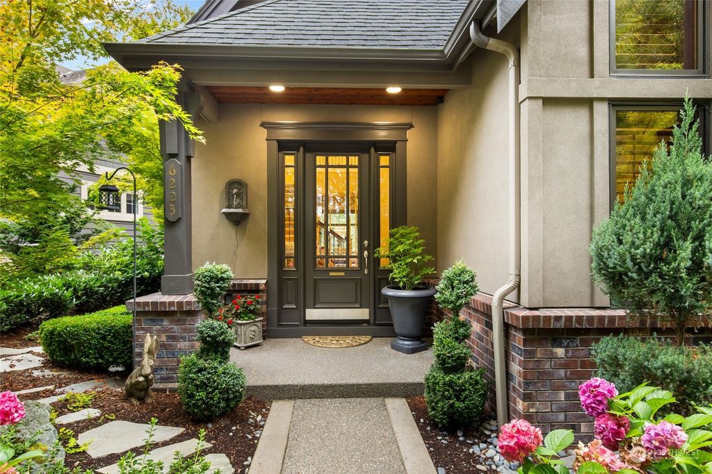 Photo of 6223 Whitaker Lane SE, Snoqualmie, WA 98065 (MLS # 2298435)