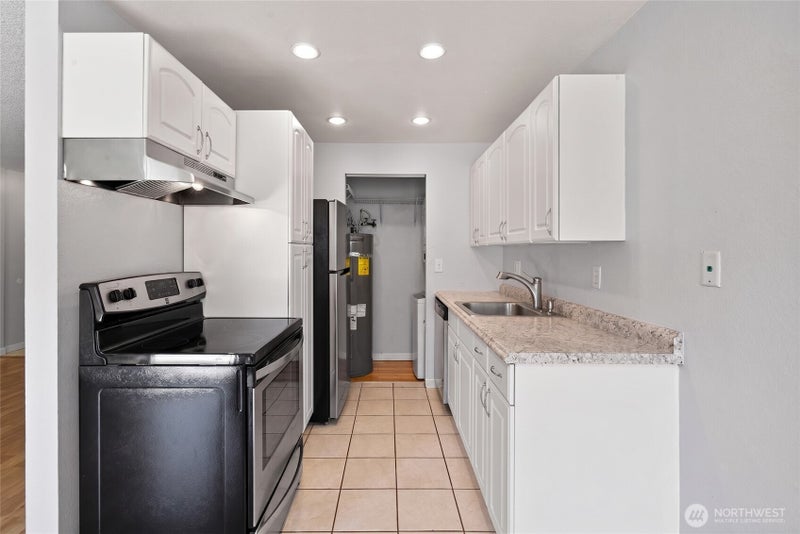 2020 Grant Avenue S C103