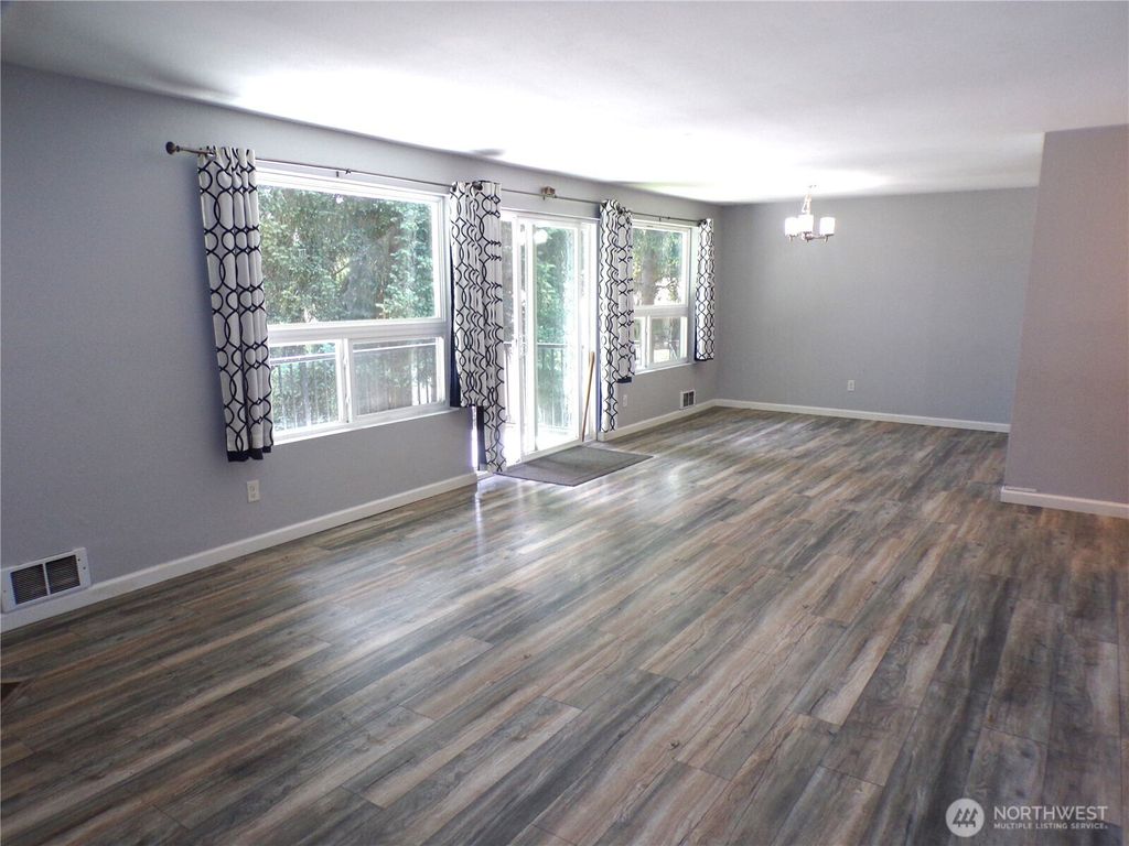 Photo of 2020 SW 318th Place #C3, Federal Way, WA 98023 (MLS # 2429383)