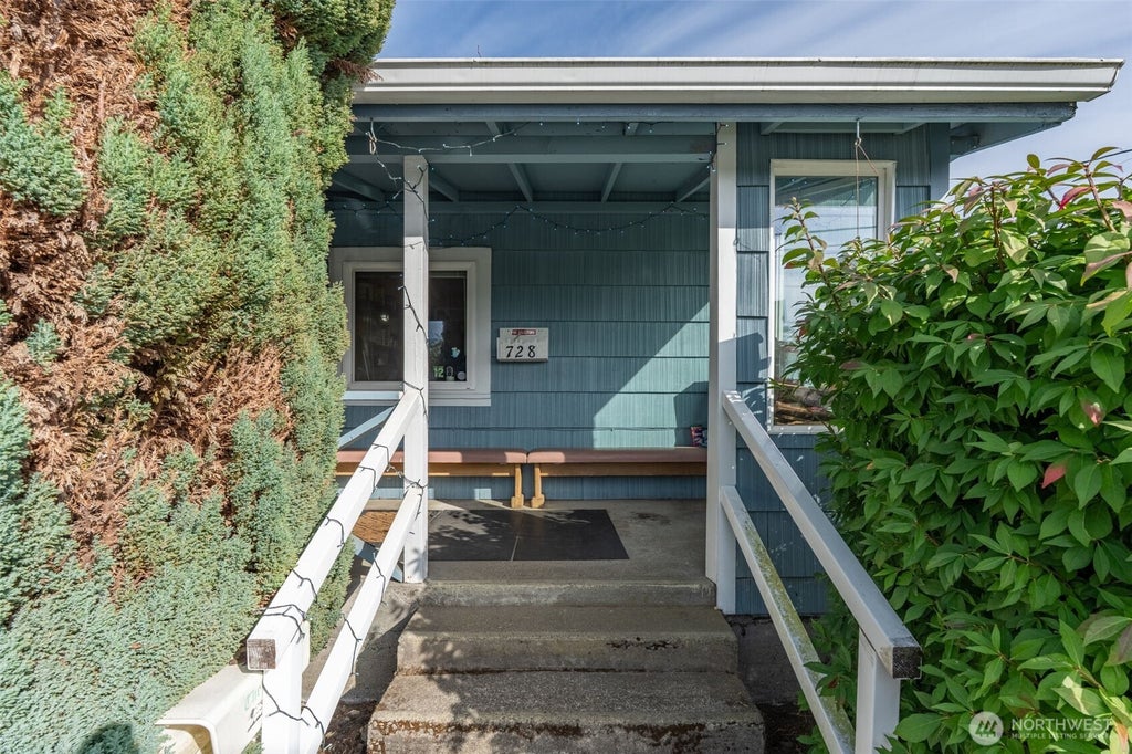 Photo of 728 S Rock Street, Centralia, WA 98531 (MLS # 2580584)