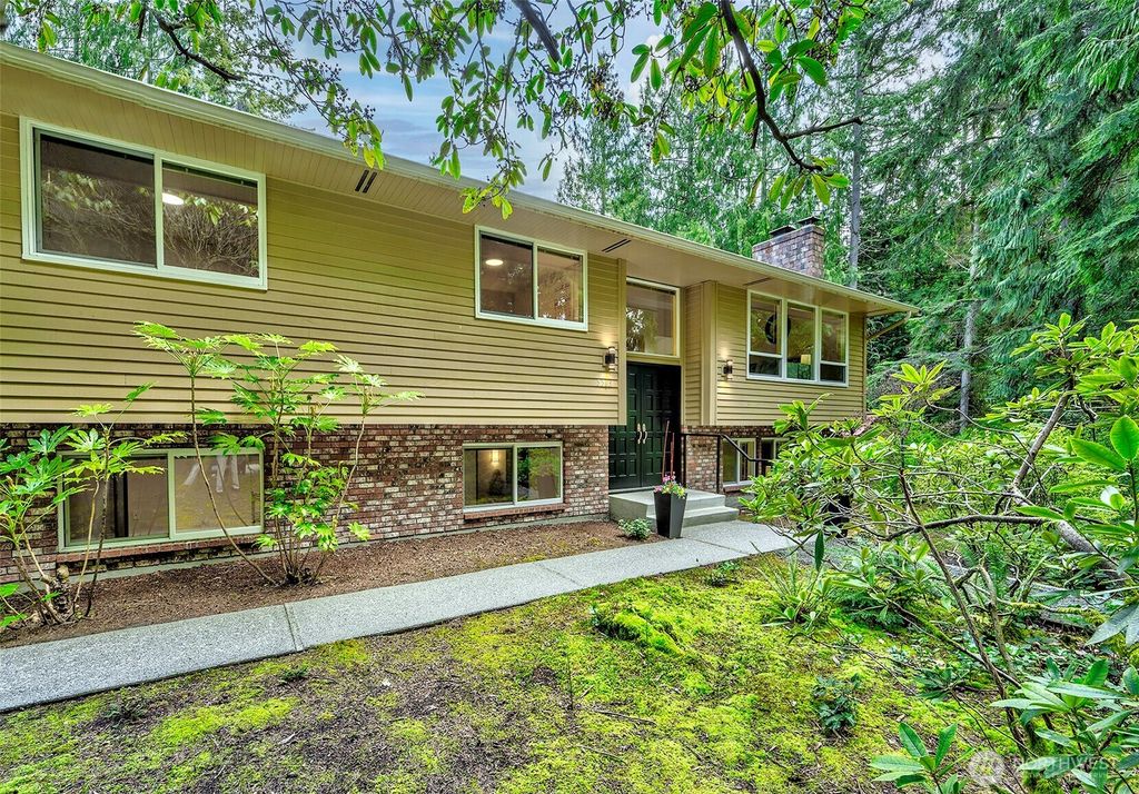 Photo of 5503 138th Place SW, Edmonds, WA 98026 (MLS # 2510267)