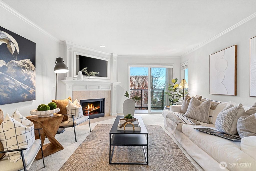 Photo of 410 2ND AVE Ave S #206, Kirkland, WA 98033 (MLS # 2461272)