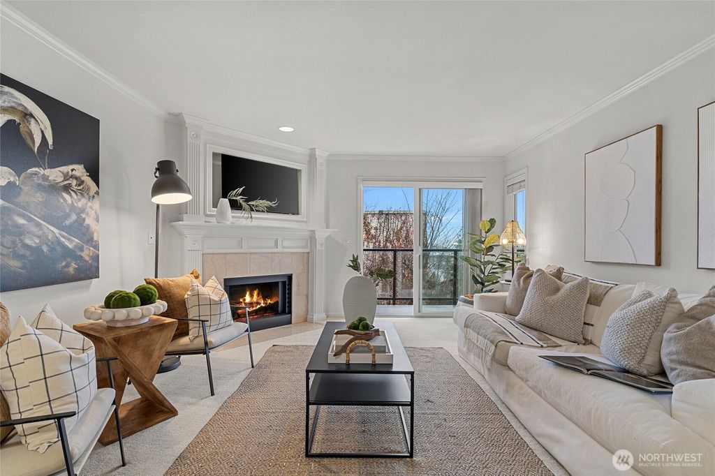 Photo of 410 2ND AVE Ave S #206, Kirkland, WA 98033 (MLS # 2461272)