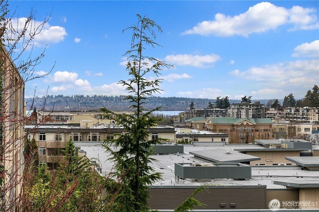 Photo of 410 2ND AVE Ave S #206, Kirkland, WA 98033 (MLS # 2461272)