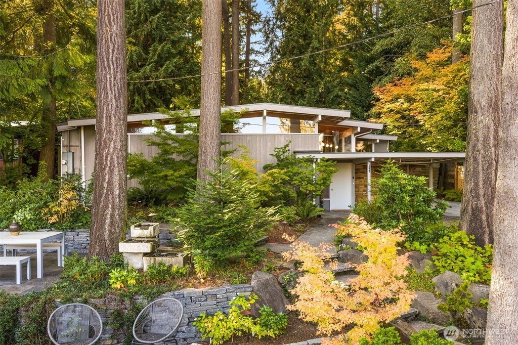 Photo of 13347 12th Avenue NE, Seattle, WA 98125 (MLS # 2584975)