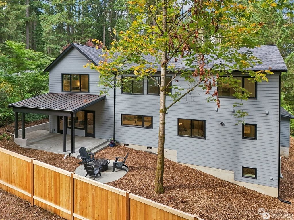 Photo of 3215 NE 185th Street, Lake Forest Park, WA 98155 (MLS # 2319092)