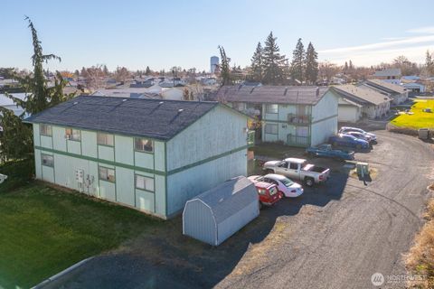 Photo of 231 NE E Street, Ephrata, WA 98823 (MLS # 2457403)